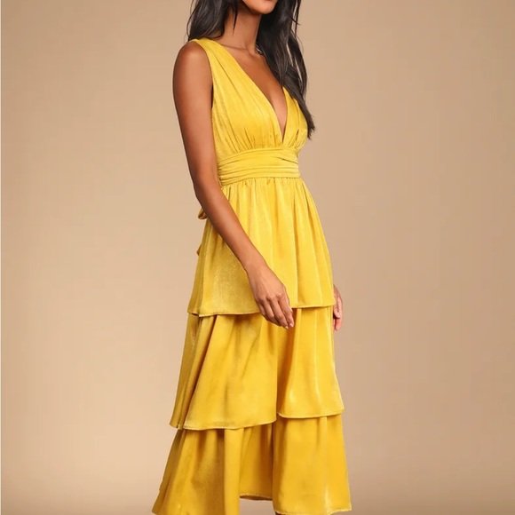 Yellow Ruffle, Deep-V Dress - Picture 3 of 4